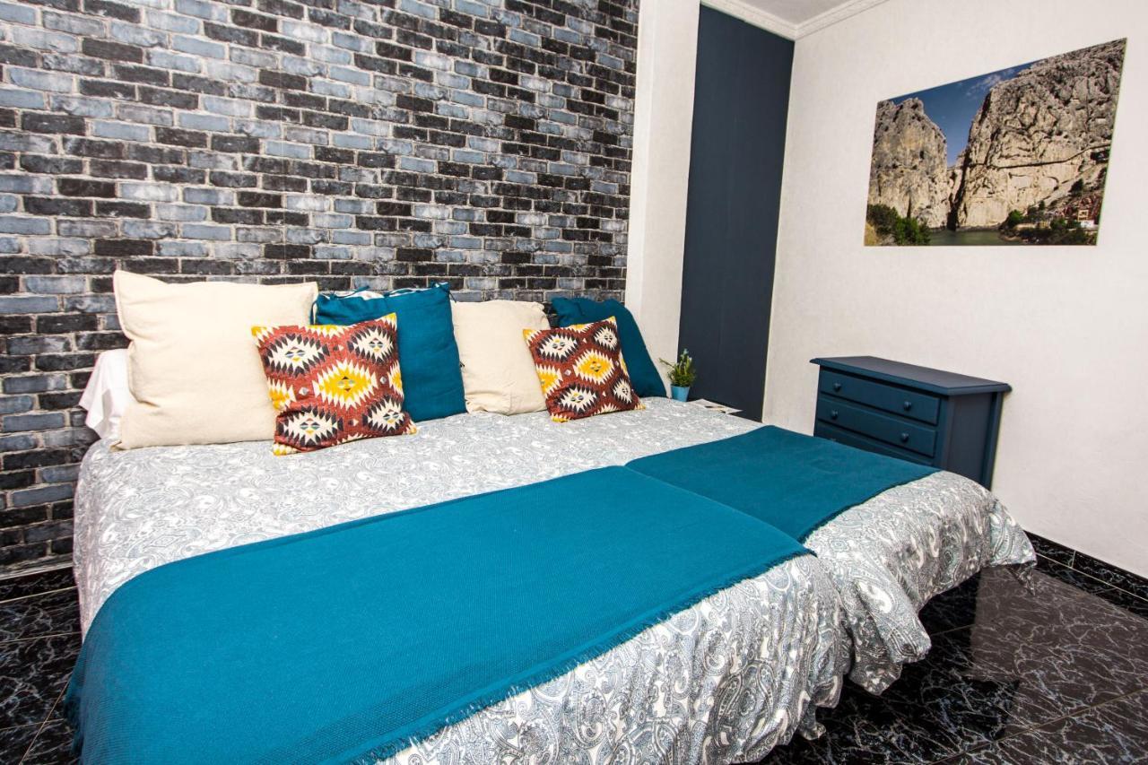 Hostal Caminito Del Rey Alora Bagian luar foto