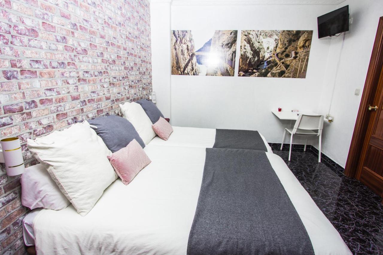 Hostal Caminito Del Rey Alora Bagian luar foto