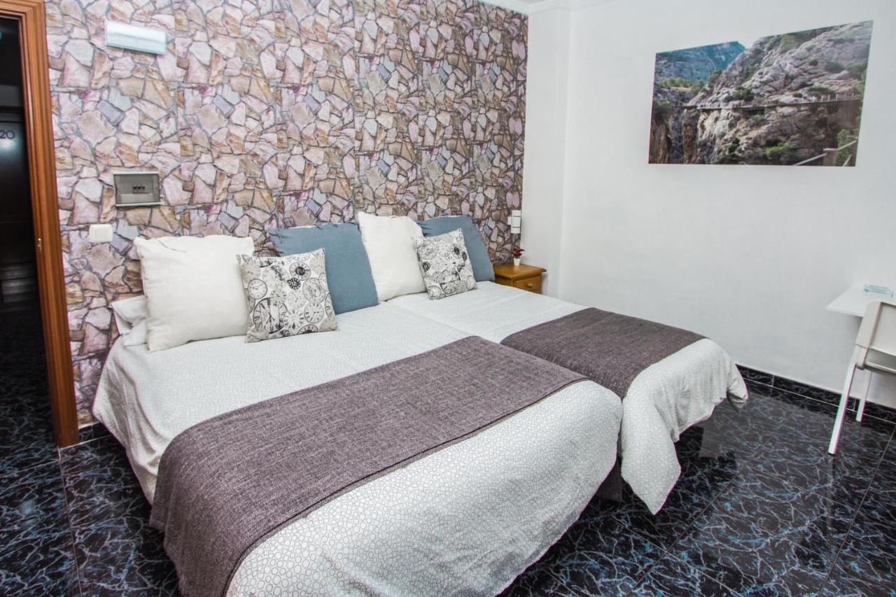 Hostal Caminito Del Rey Alora Bagian luar foto